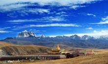 川西稻城亞丁墨石公園四姑娘山魚(yú)子西浪跡雙飛七日游